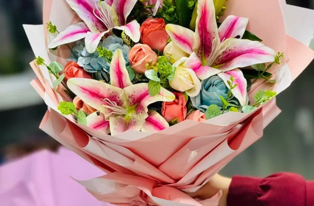 Pembe Lilyum Buketi